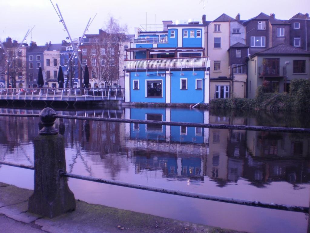 Kinlay House Hostel Cork Exterior photo